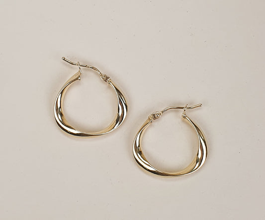 Medium Twisted Ribbon Hoop Earrings