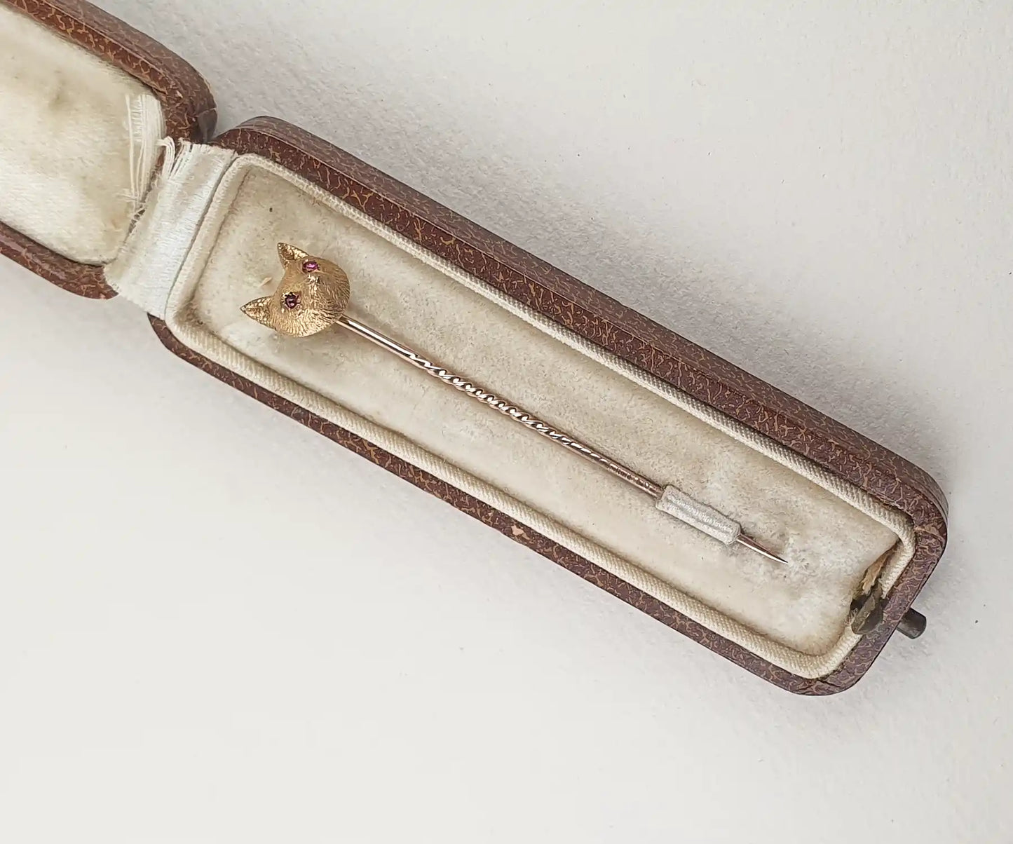 Antique Fox Head Pin in Solid 15ct Gold.