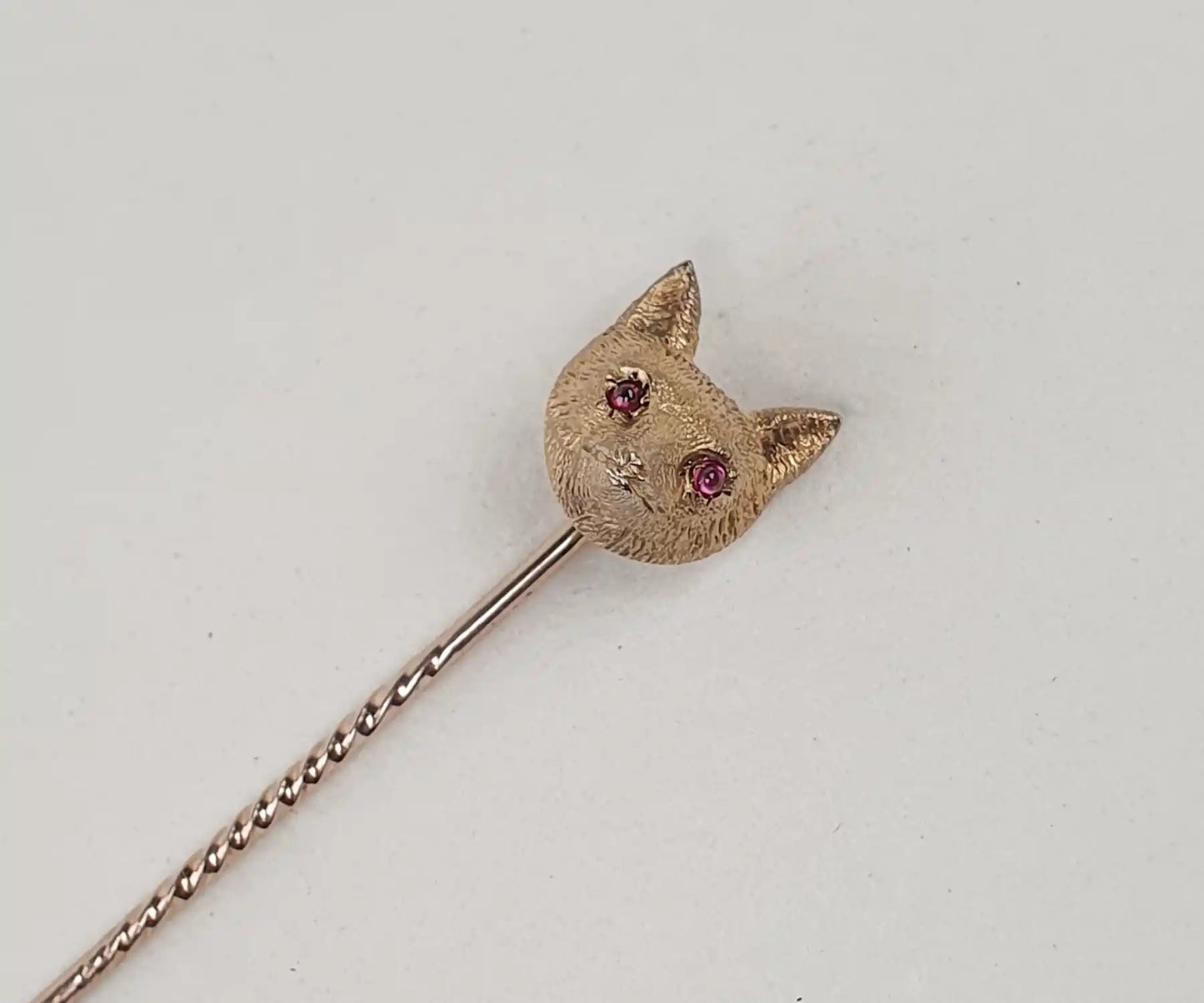 Antique Fox Head Pin in Solid 15ct Gold.