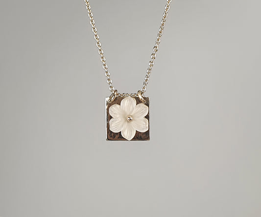 Rock Crystal Flower Necklace in Solid Gold