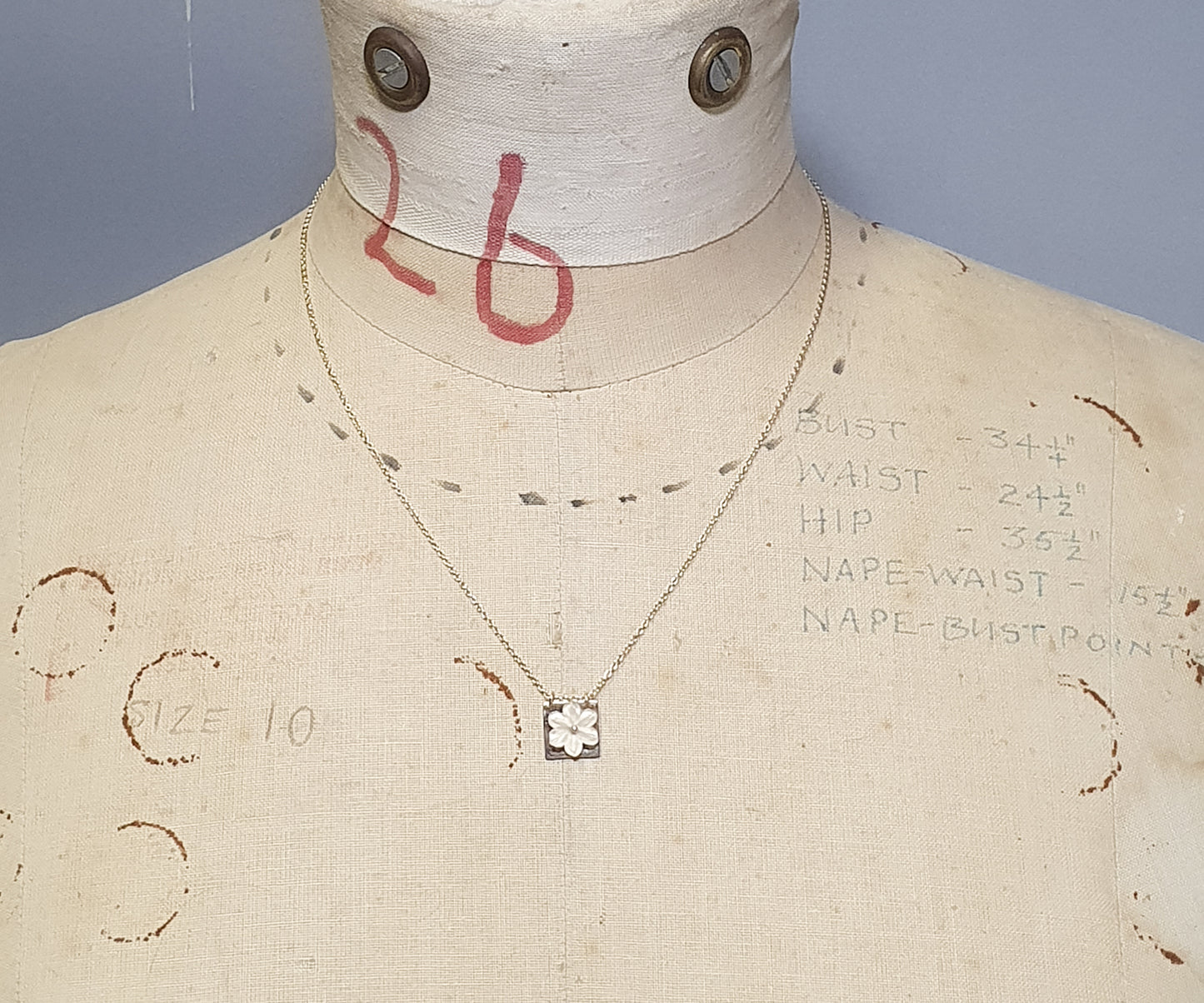 Rock Crystal Flower Necklace in Solid Gold