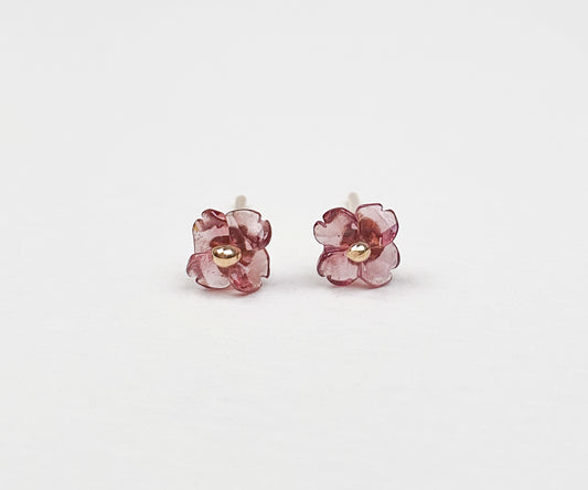 4mm Garnet Flower Stud Earrings in Gold