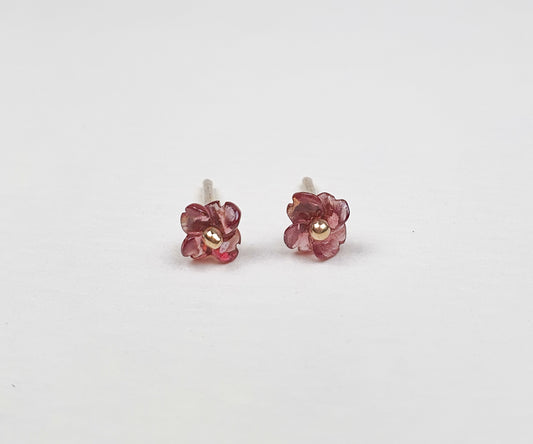 3mm Garnet Flower Stud Earrings in Gold