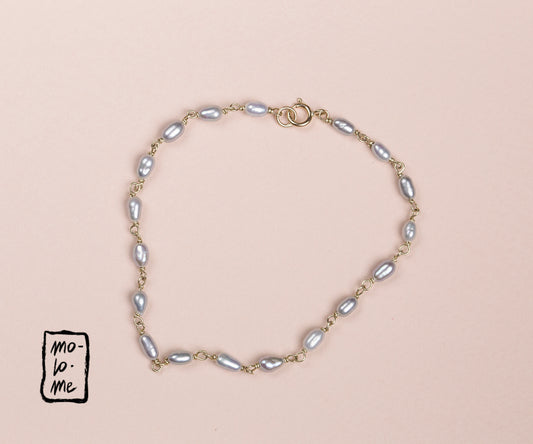 Grey Freshwater Pearl and Gold Chain Bracelet