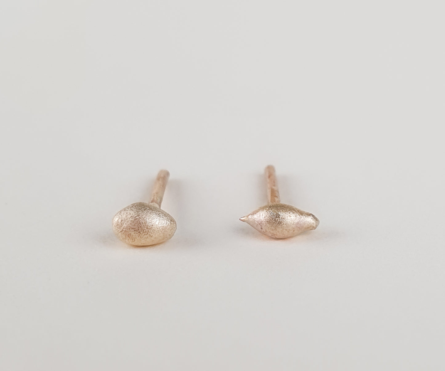 Nostalgic Gold Stud Earrings no.2