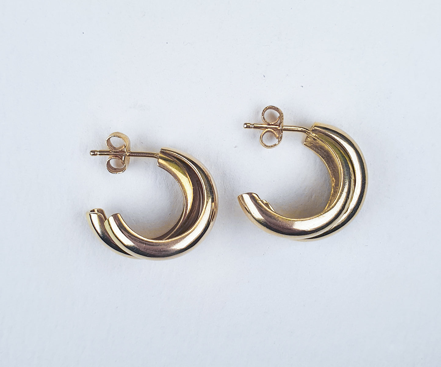 Vintage chunky double hoop earring in solid 18ct gold
