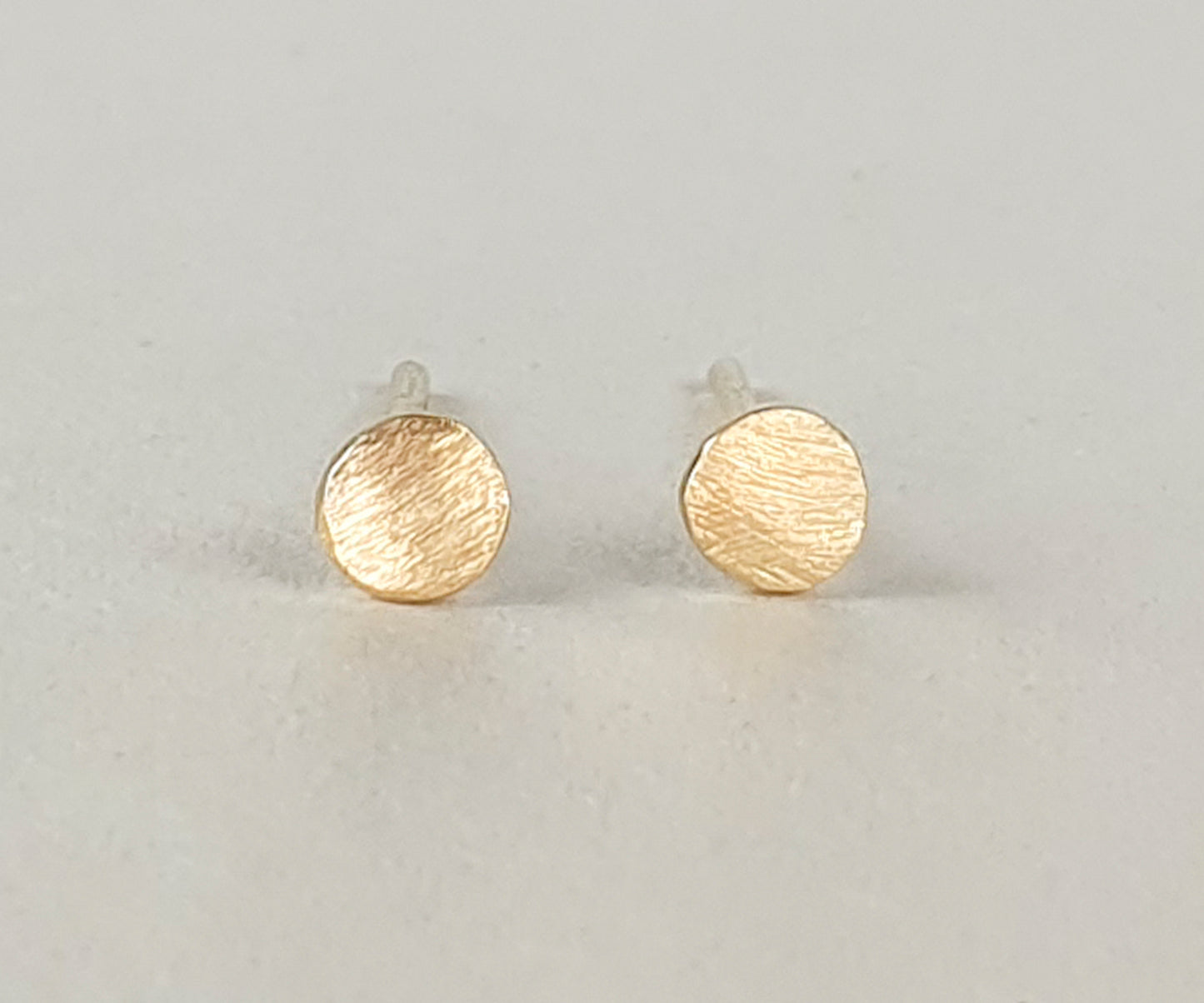 Disc Stud Earrings in 9ct Gold