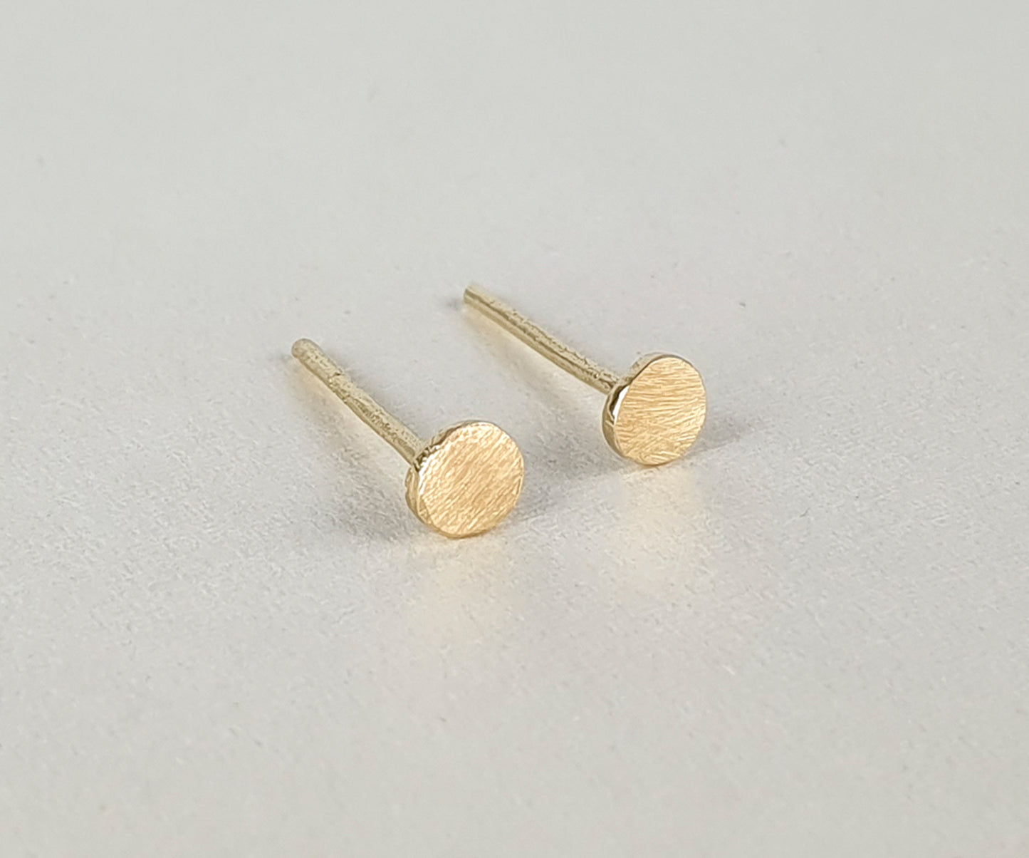 Disc Stud Earrings in 9ct Gold