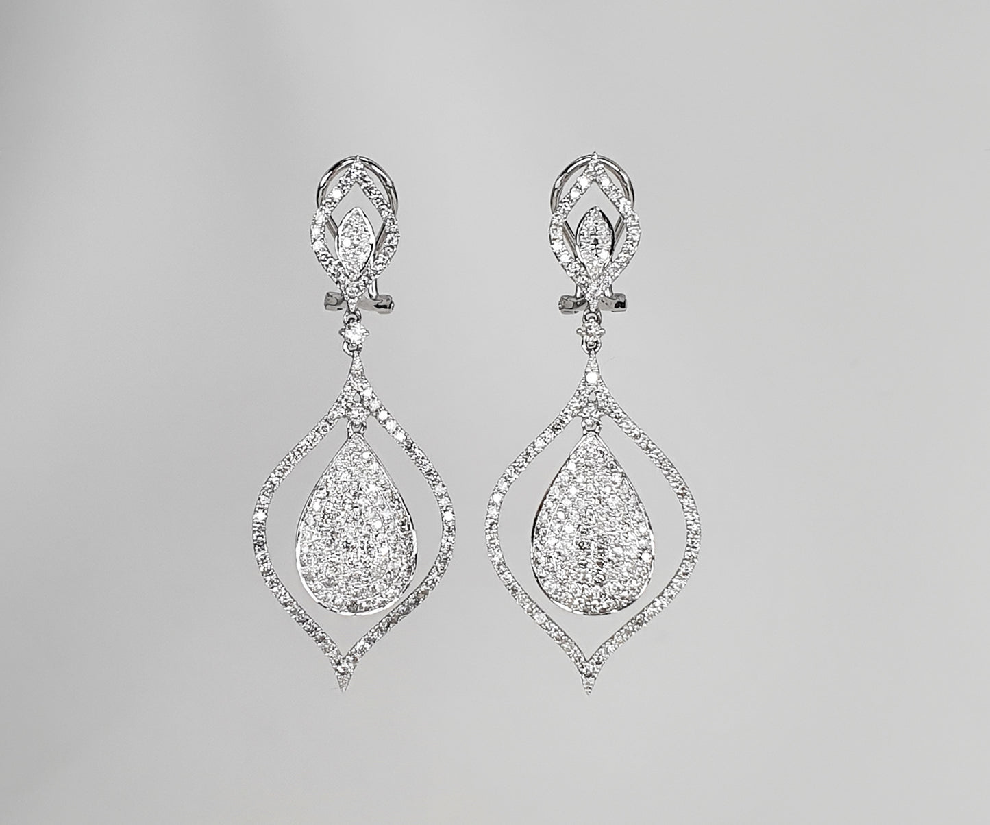 Evening Diamond Earrings in White Gold