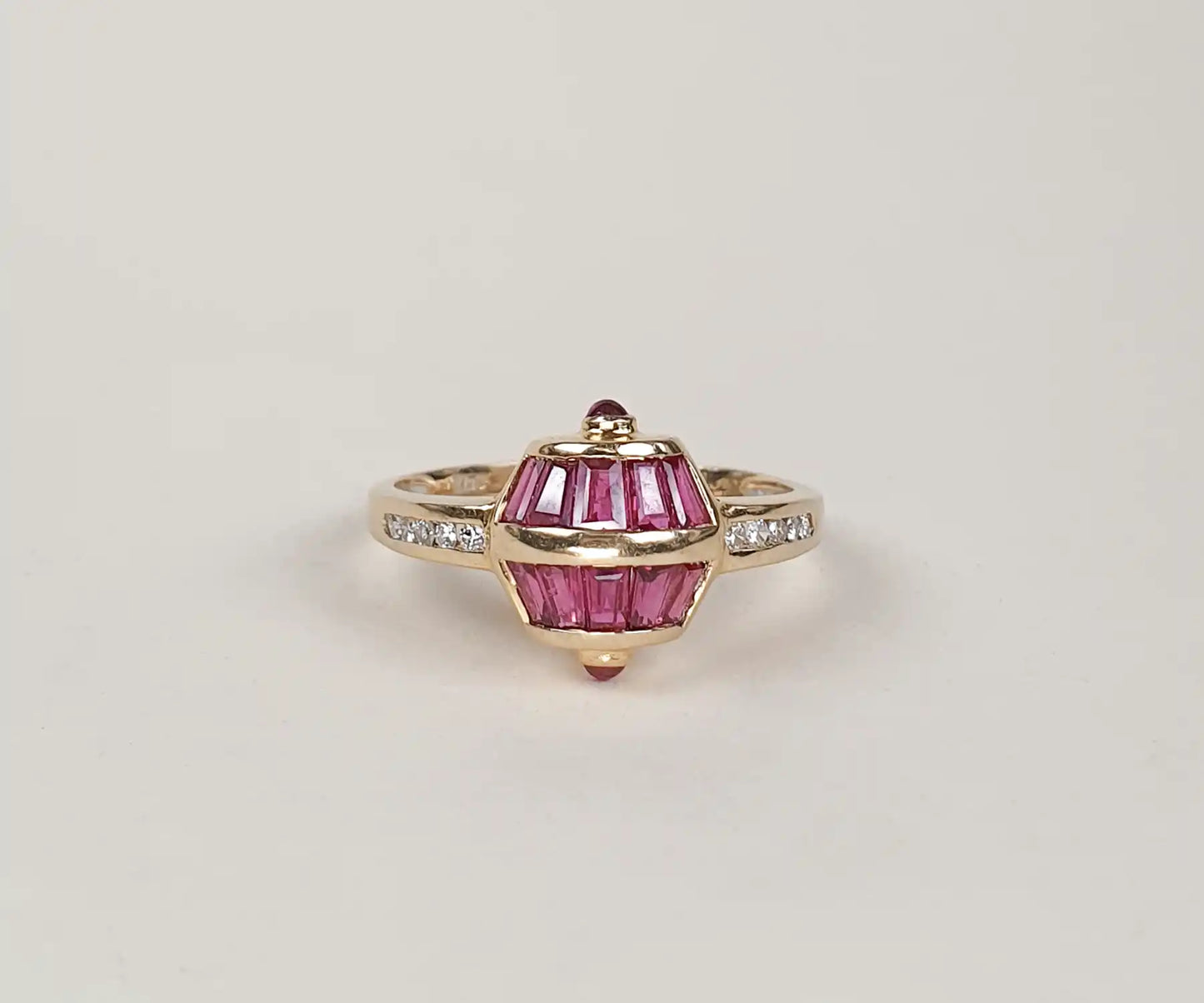 Vintage Diamond and Ruby Satellite Ring in 18ct Gold