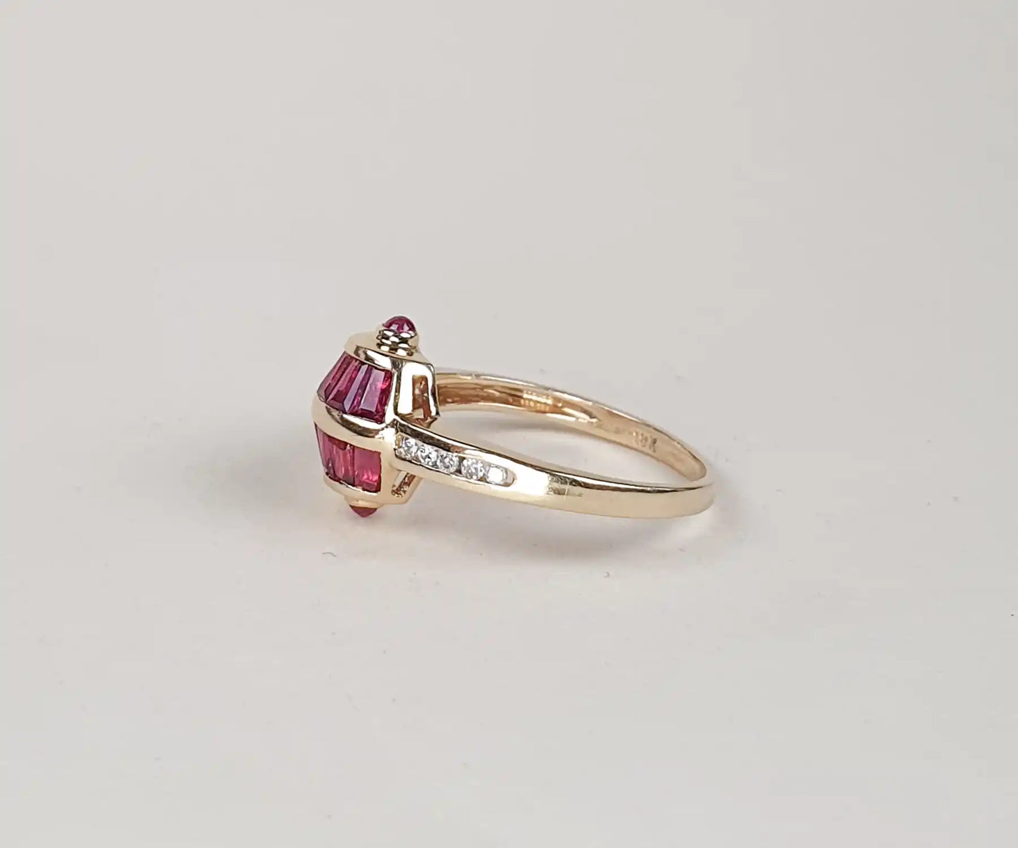 Vintage Diamond and Ruby Satellite Ring in 18ct Gold