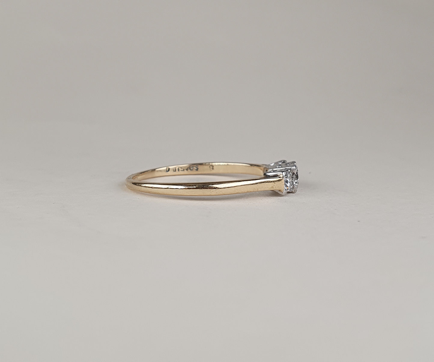 Three Stone Edwardian Diamond Ring in Gold and Platinum.