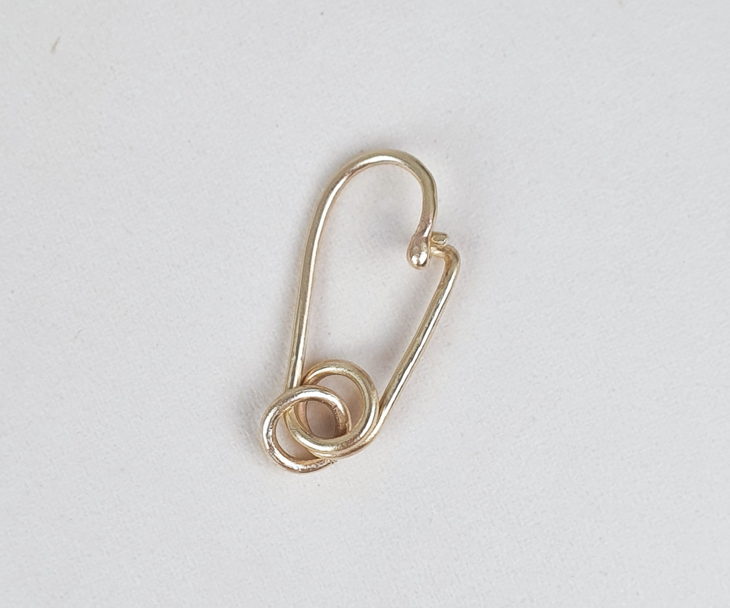 Molo Me Safety Pin Clasp in Solid Gold