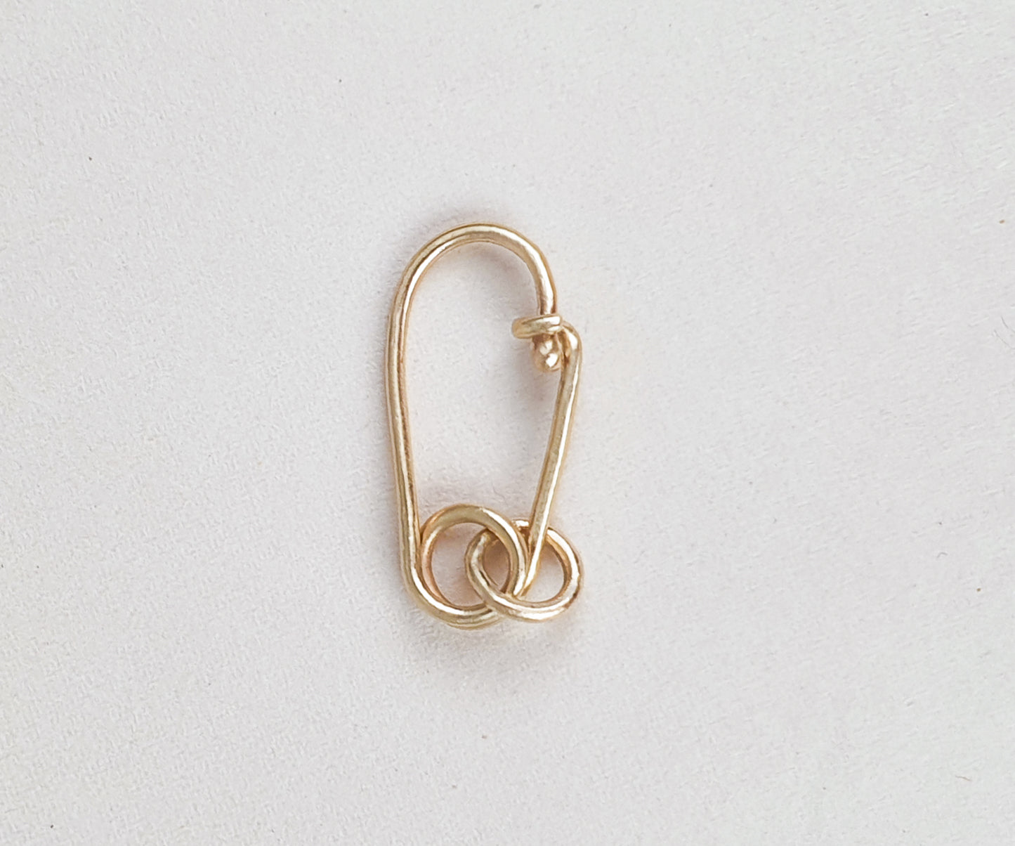 Molo Me Safety Pin Clasp in Solid Gold