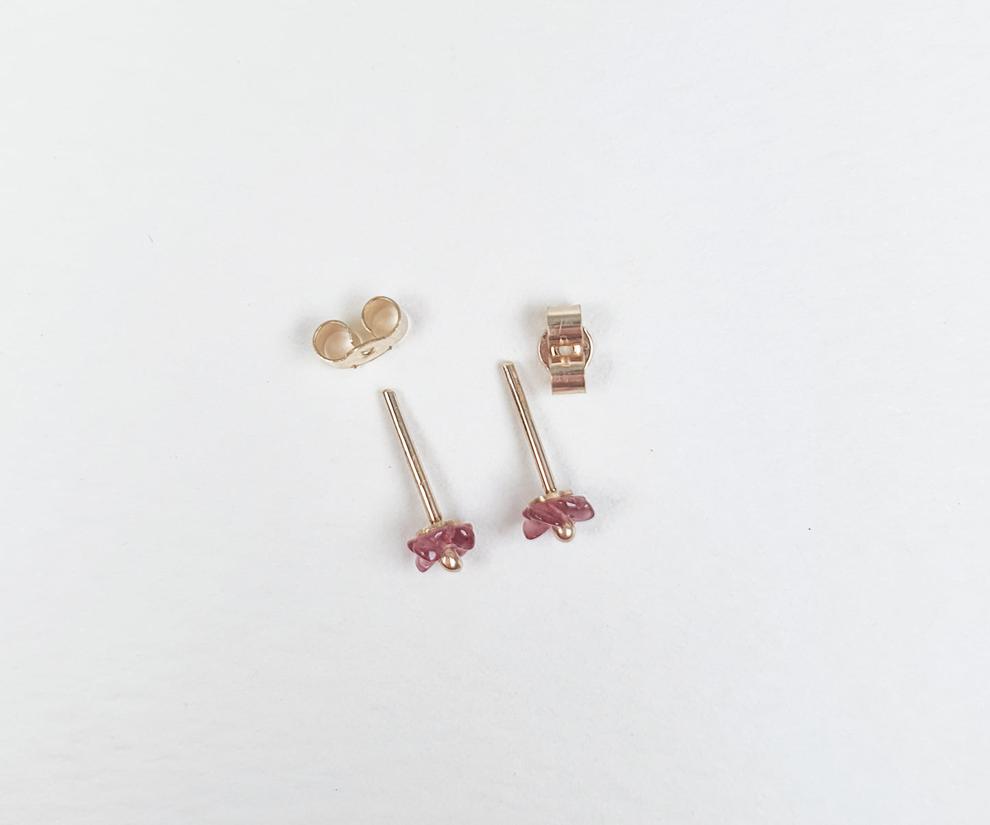 3mm Garnet Flower Stud Earrings in Gold