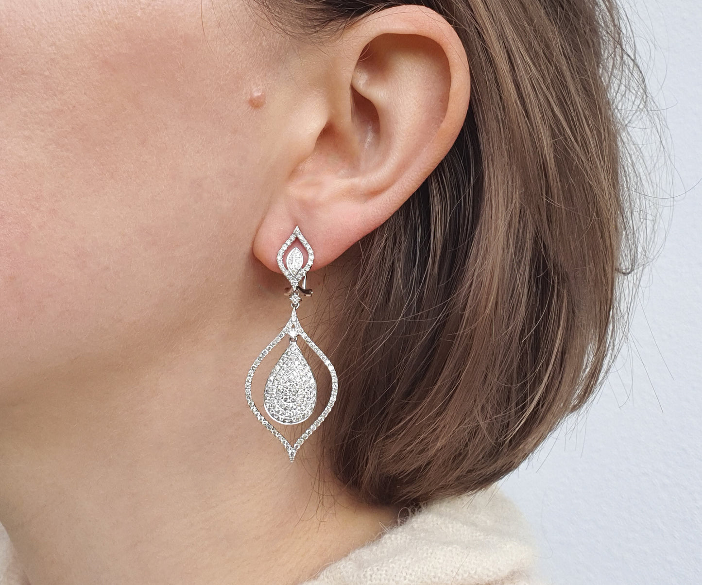 Evening Diamond Earrings in White Gold