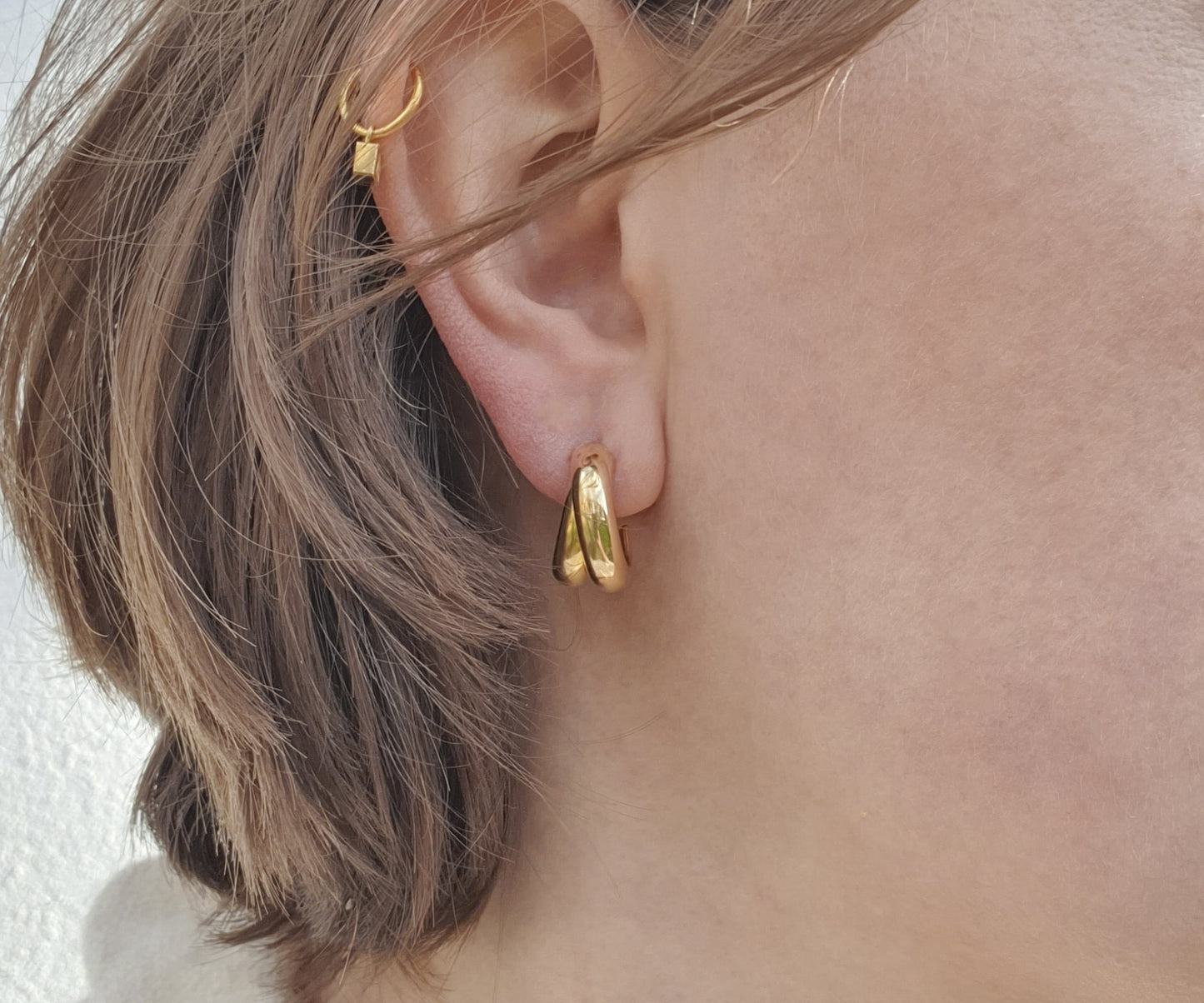 Vintage chunky double hoop earring in solid 18ct gold